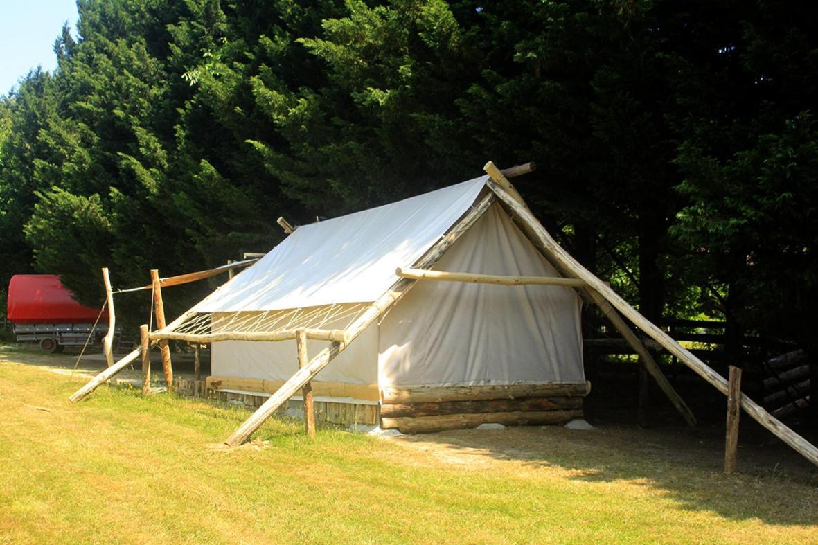 Tente Trappeur Ada, Au Jardin De La Vouivre Saint-Vincent-en-Bresse Zewnętrze zdjęcie